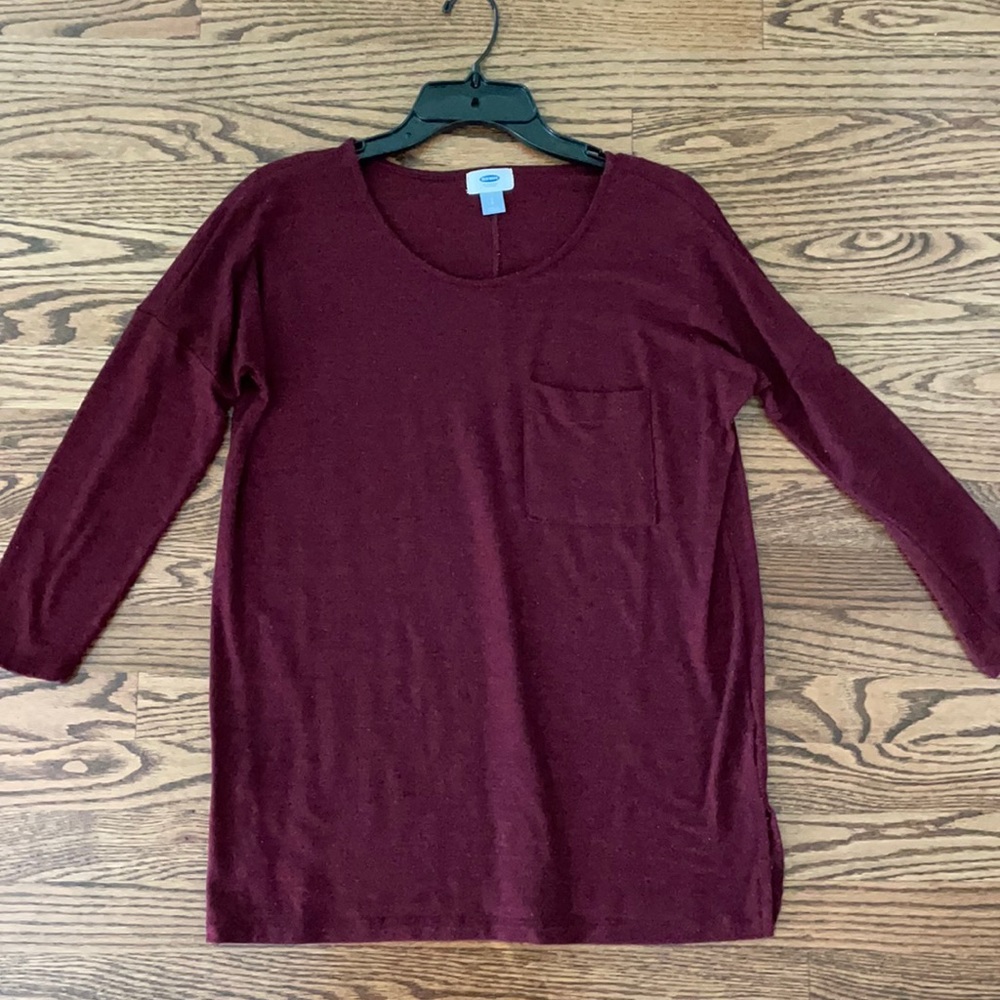 Burgundy casual 3/4 link sleeves top.